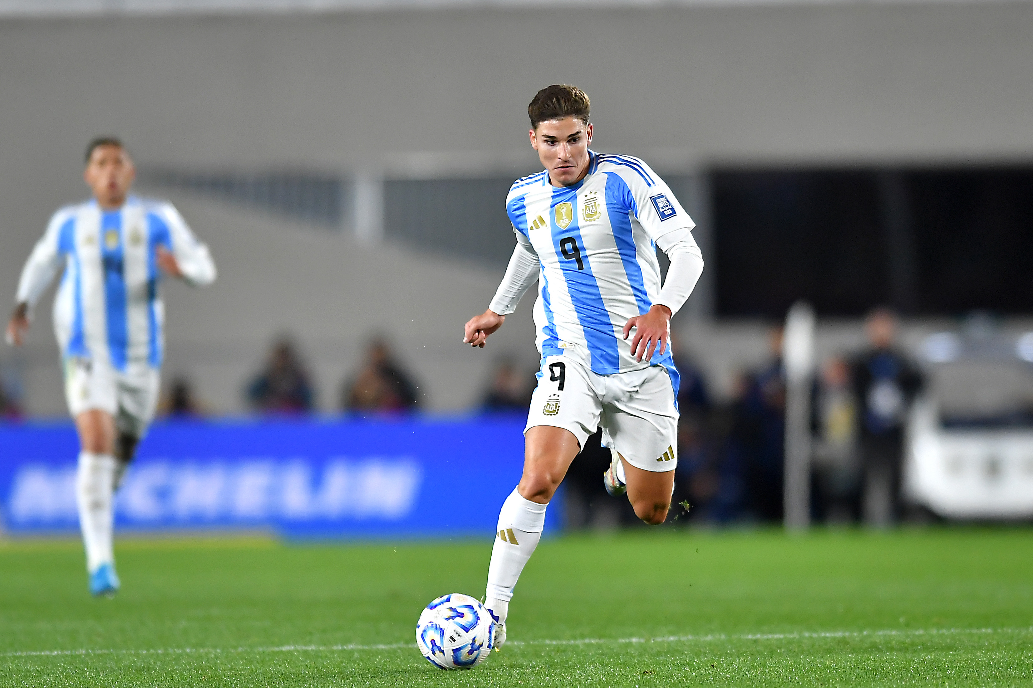 关于阿根廷队热身赛大胜智利队,士气高涨的信息 关于阿根廷队热身赛大胜智利队,士气高涨的信息