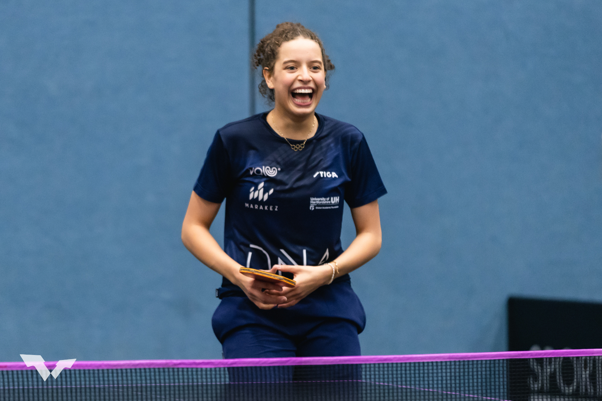 -法兰克福队员互相支持，团结一心迎接挑战的简单介绍