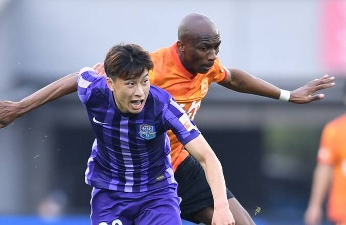 九游体育app下载-队长领军如虎添翼，带领球队一路胜利