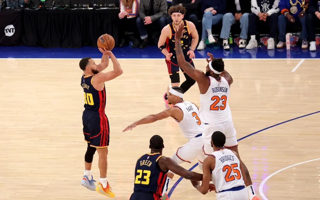 九游体育网页版-勇士客场击败尼克斯，库里神奇逆转带队获胜