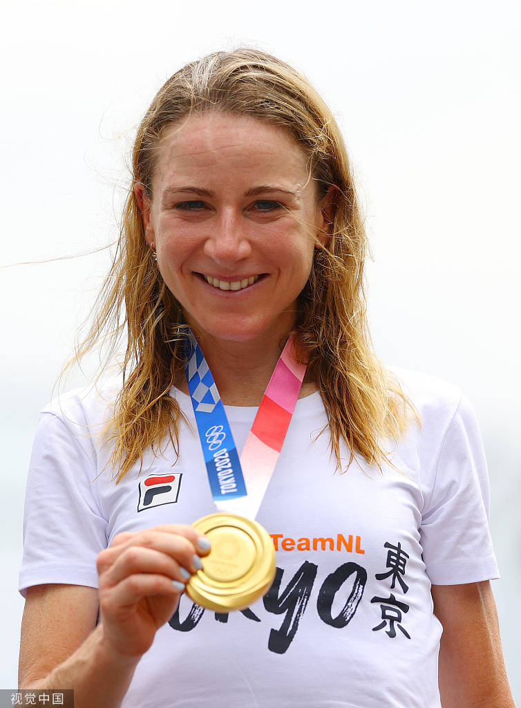 波多黎各拳击手拼尽全力，赢得金牌