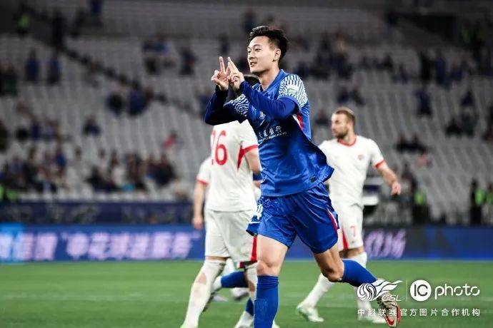 申花后卫连续出色，帮助球队保持不败