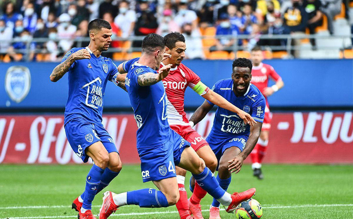 九游体育在线-关于比利亚雷亚尔客场平穆尔西亚，惜平可贵的信息