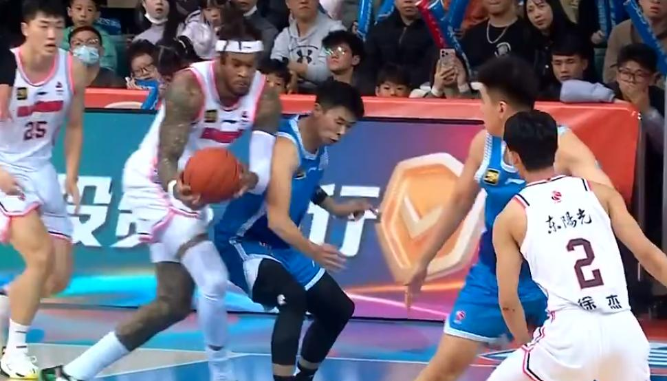 职业篮球联赛南区球队实力碾压对手的简单介绍