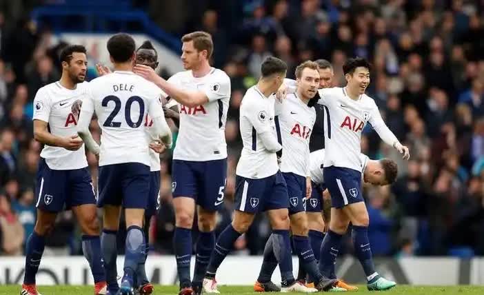 热刺队后防线表现抢眼跻身英超前三的简单介绍