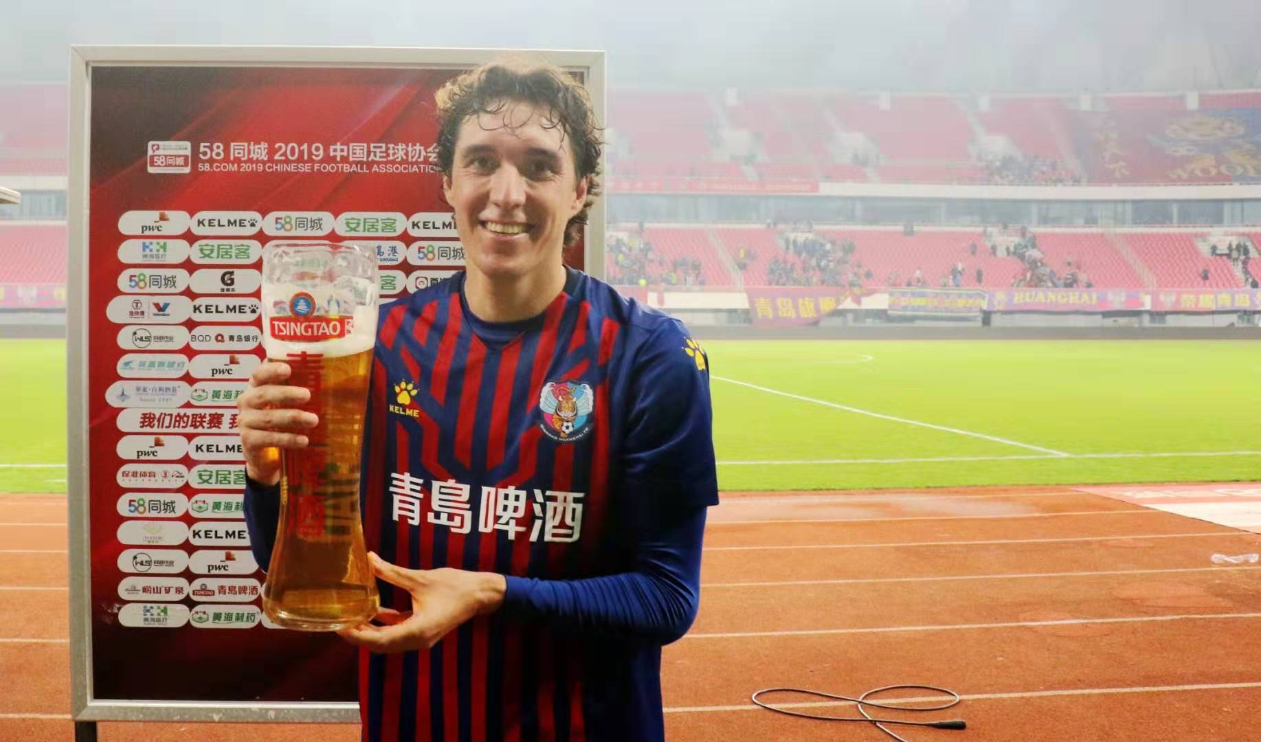 青岛黄海主场大胜辽宁宏运,取得三分 青岛黄海主场大胜辽宁宏运,取得三分